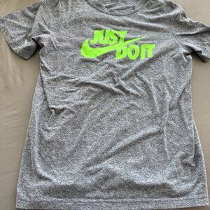 Nike boy's t-shirt